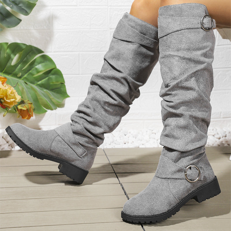 Damenstiefel mit Knickeleder und Schnallenriemen