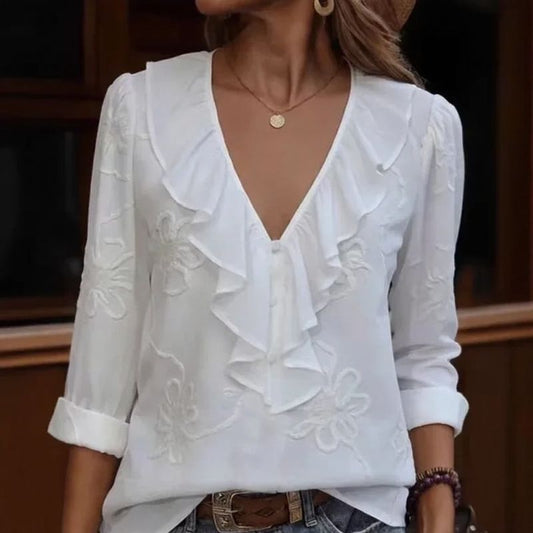 Anneliese™ Bluse mit V-Ausschnitt, Frontvolants und floraler Stickerei