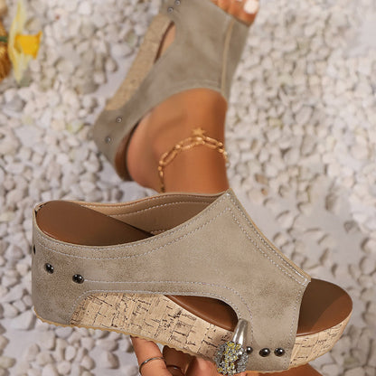 👡✨ Keilsandaletten mit Nietenverzierung für Damen – Trendiges Design, Bequeme Passform & Perfekt Für Den Sommer ☀️