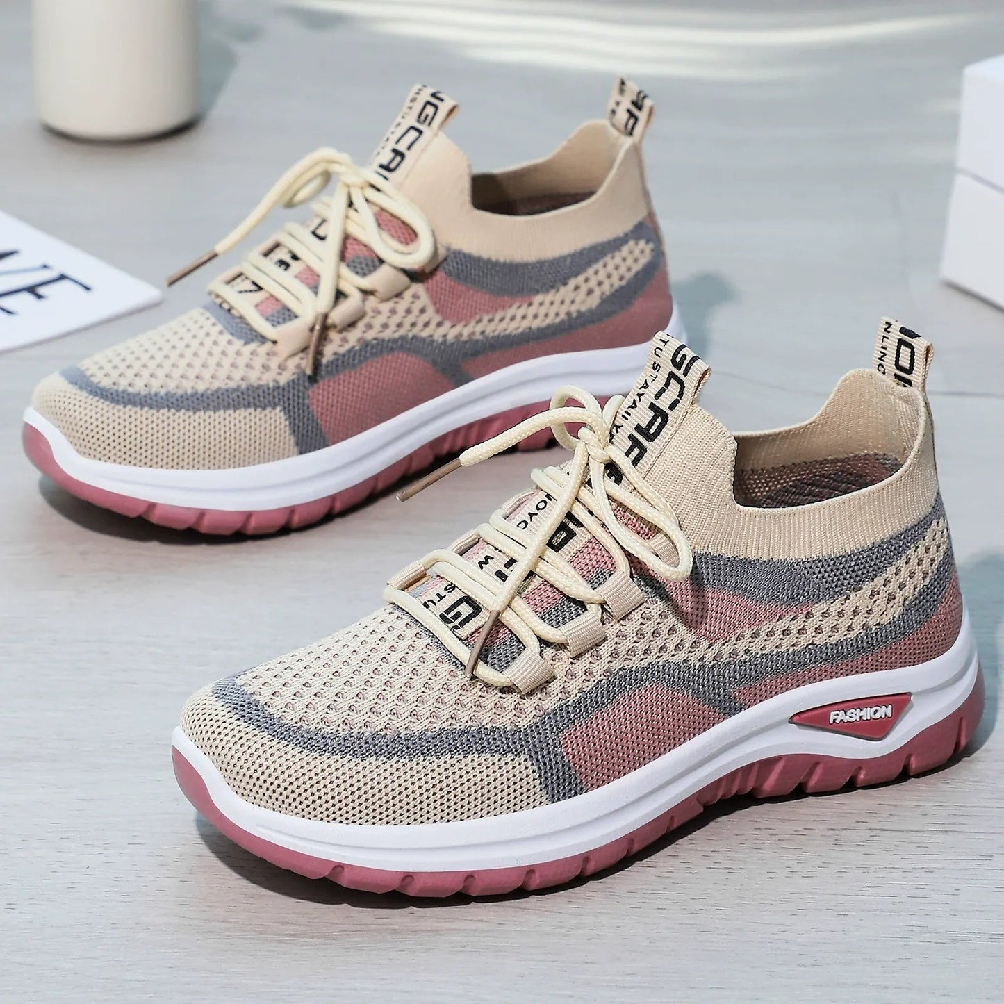 👟 Damen Laufschuhe mit Schnürung – Atmungsaktives Mesh – Gepolsterte Sohle – Rutschfest & Leicht – Für Sport & Freizeit